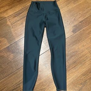 ALO airlift 7/8 leggings. Size XS